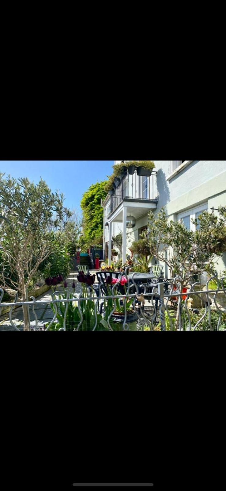 Pop Art Pad Heart Of Old Town With Parking! Leilighet Hastings Eksteriør bilde