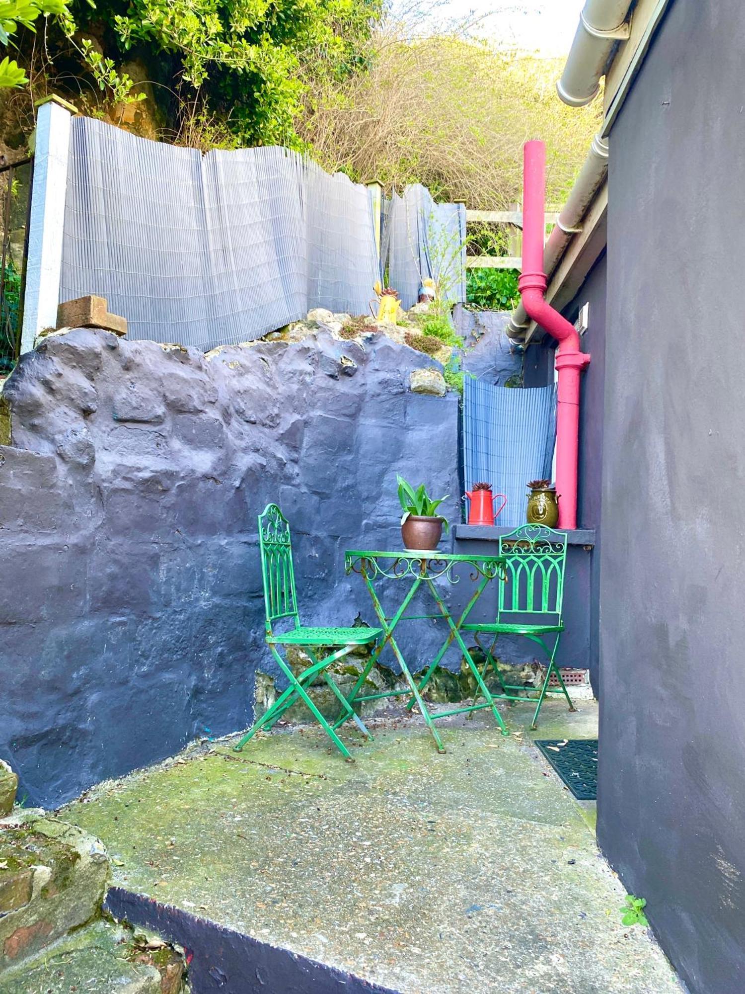 Pop Art Pad Heart Of Old Town With Parking! Leilighet Hastings Eksteriør bilde