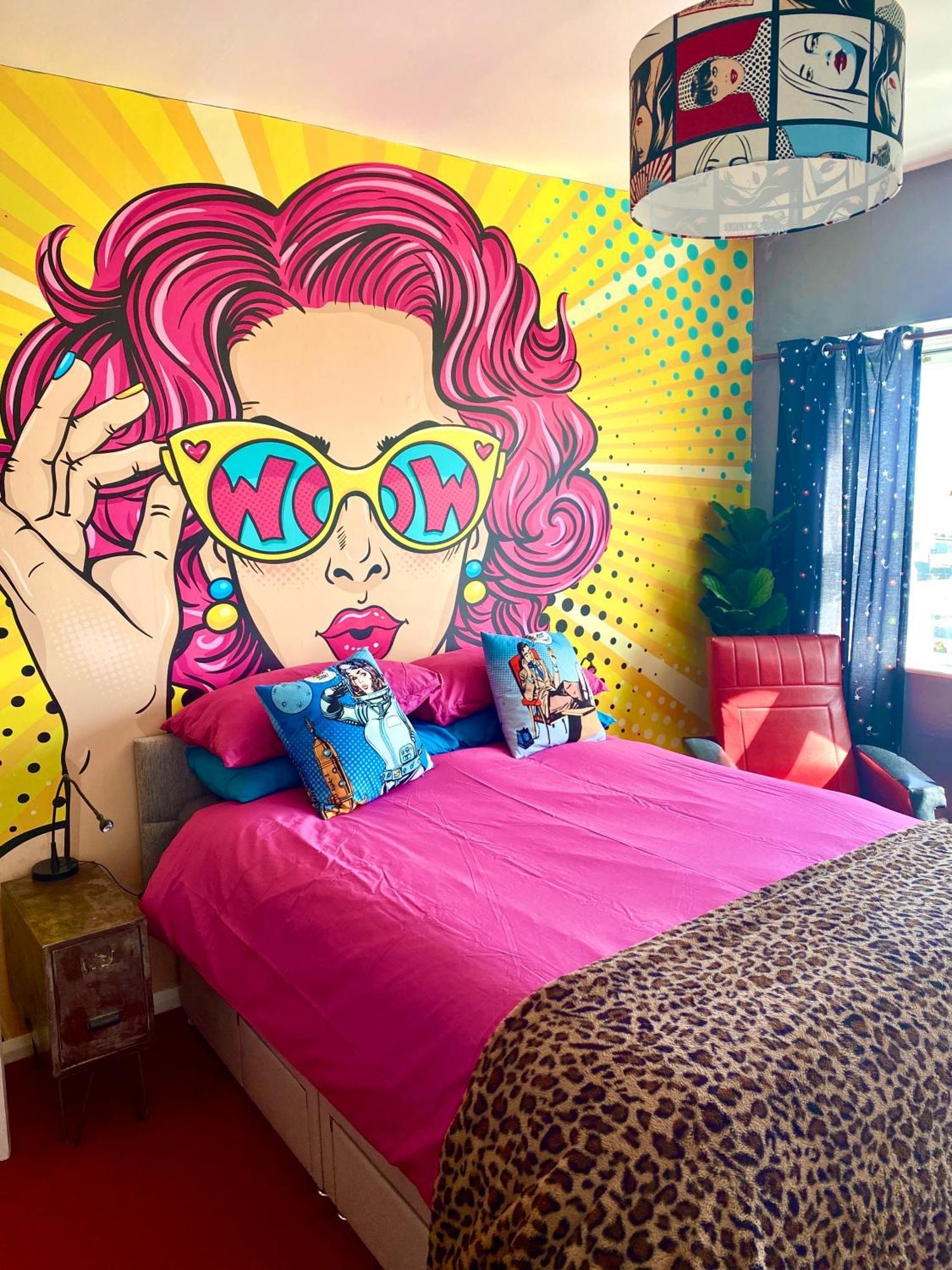 Pop Art Pad Heart Of Old Town With Parking! Leilighet Hastings Eksteriør bilde